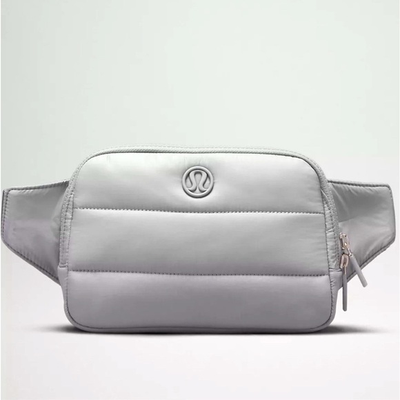 lululemon athletica Accessories - Lululemon Everywhere Belt Bag Large 2L Wunder Puff in Rhino Grey